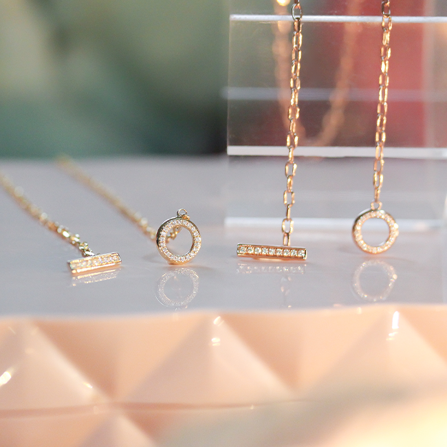 Toggle diamond bracelet